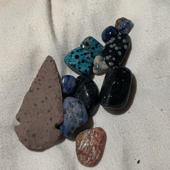 A whole bag of about 60 rocks. - Picture 13 of 15